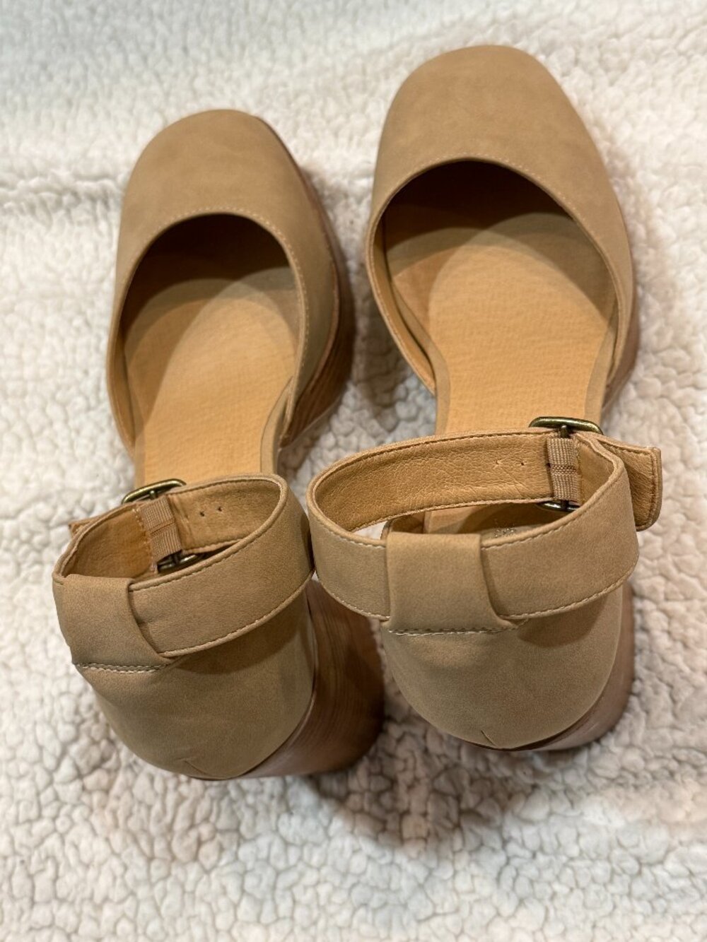 Cushionaire Tan Platform Block Heel Sandals, Ankle Strap, Size 11, NEW w/o box!